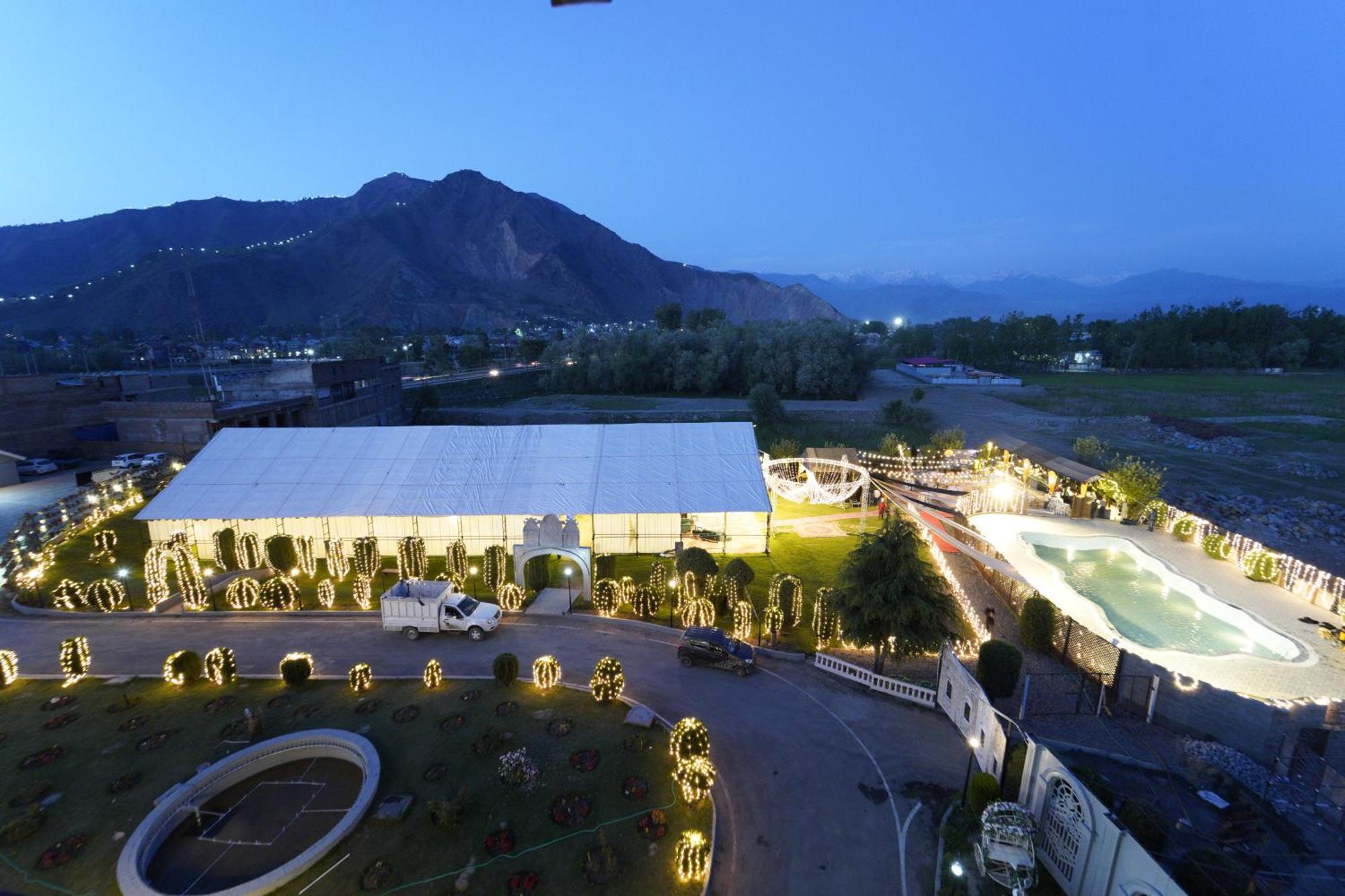 The Countryside Resorts Srinagar  Exterior photo